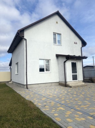 Продам житловий будинок з ремонтом та підвалом від власника - фото 1