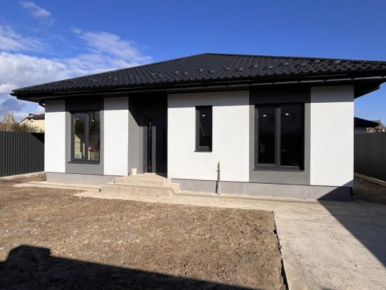 Одноповерховий будинок 100 кв.м, ділянка 5 соток, с.Шевченкове Шевченкове