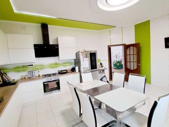 Продам сучасний будинок, баню, гостьовий/б (меблі, техніка). Торг!