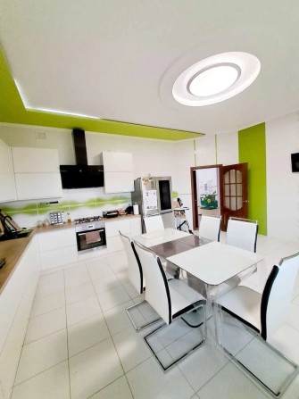 Продам сучасний будинок 350 м2 з меблями та технікою в Підгайцях. - фото 1