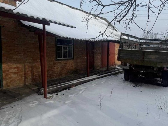 Продаж цегляного будинку з ділянкою 12 соток, газ, вода