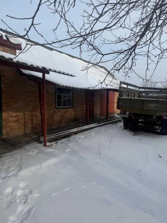 Продаж цегляного будинку з ділянкою 12 соток, газ, вода - фото 1