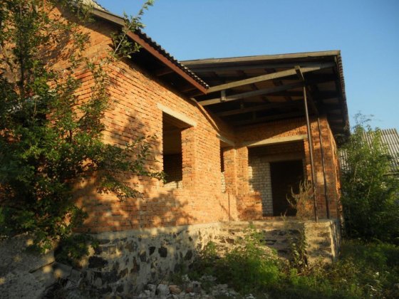 Продам недобудований будинок Завалля