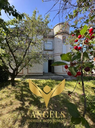 Продаж двоповерхового будинку із трьома гаражами та -1 поверхом - фото 1