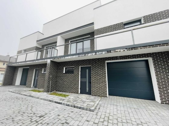 Продаж котеджу з власною ділянкою, центр, Солонка, Львів 2 км! Солонка