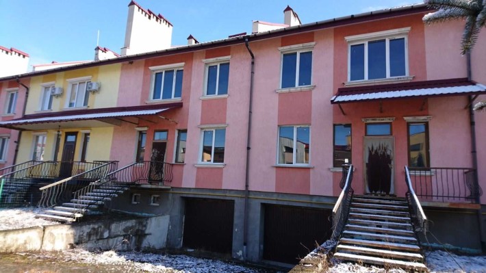 Продам Котедж 270 кв.м. в Солонці (5 км від Львова) - фото 1