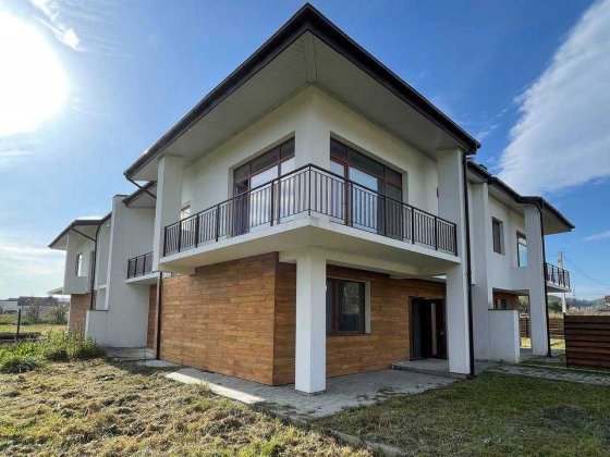 Продаж котеджів в Винниках Винники