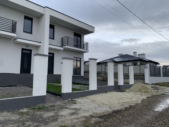 Дуплекс, котедж, будинок. Солонка Солонка