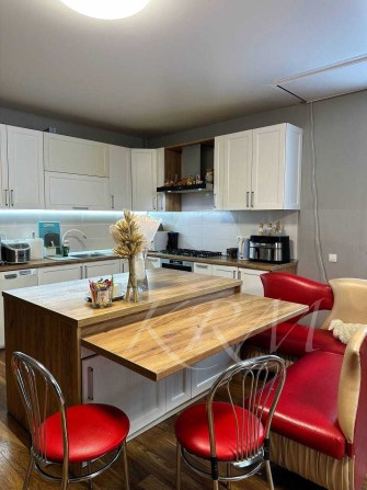 Продаж окремостоячого будинку в Брюховичах - фото 1