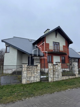 Просторий будинок у Винниках, вул. Лісна - фото 1