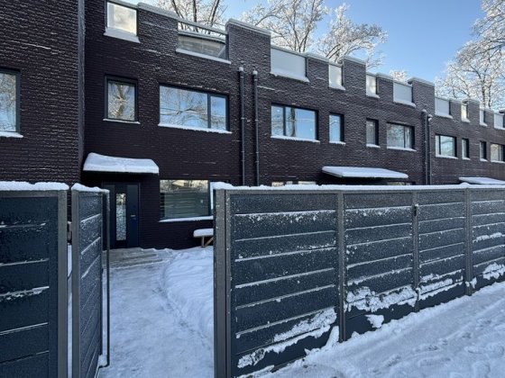 Таунхаус під єОселю з терасою на даху. Локація топ! Буча