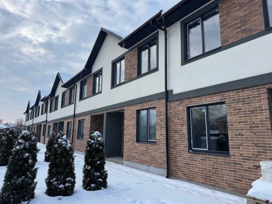 В продажі Таунхаус біля школи в Бучі, 101м2, 2 сотки, ГАЗ, - 80000уо Буча