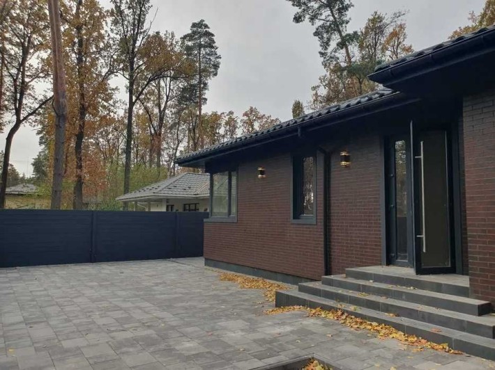 Продам новий будинок в м. Буча, вул. А. Солов'яненка - фото 1