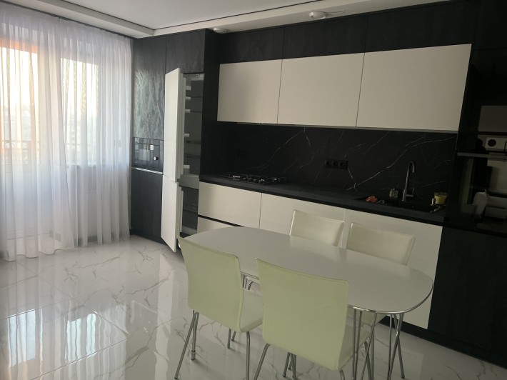 Оренда дворівневої квартири по вул. Гущара - фото 1