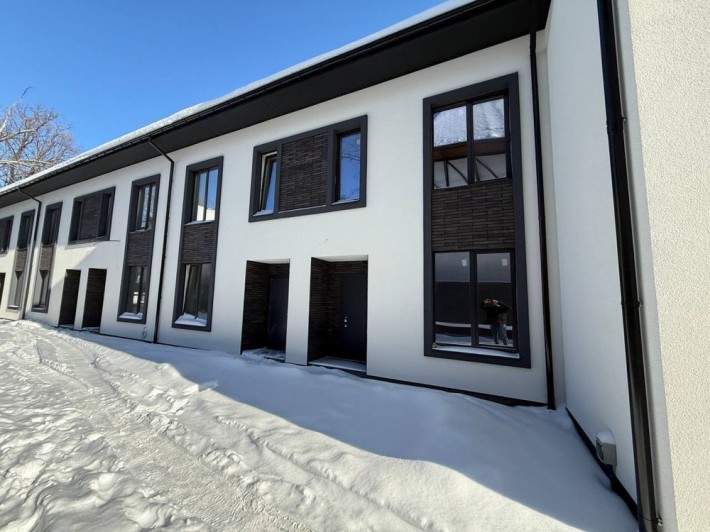 Таунхаус в центрі поруч з парком "Незнайко" - фото 1