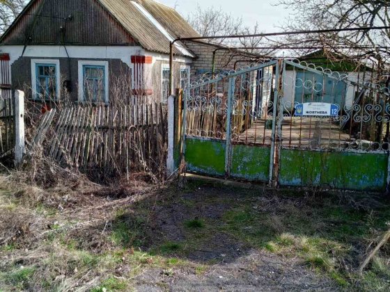Продам дом  в Херсонской області ,пгт Карерное Велікоалександровский р Кривой Рог