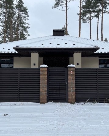 Одноповерховий будинок 130 м2 в соснах. Лісова Буча елітний район. - фото 1