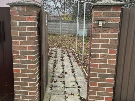 Продам 1/2 будинку , окремий  двір!! Полтава