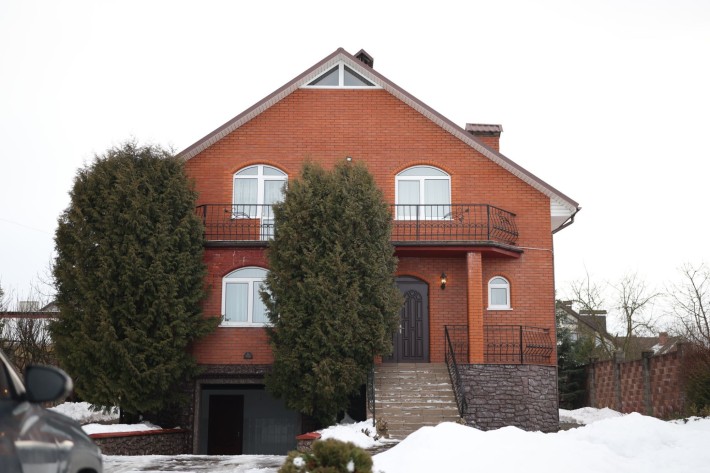 Окремий будинок з підвалом та гаражем поруч Автовокзалу район Газовик - фото 1