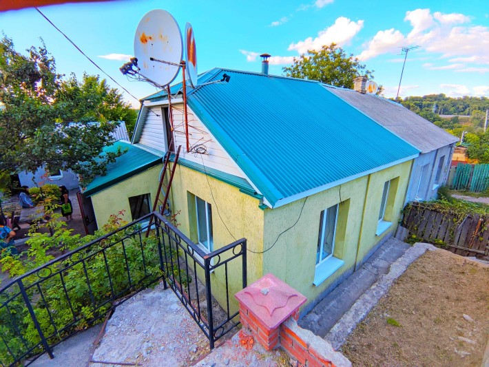 Центр. Майдан Незалежності. Окремий будинок + Частина будинку 5 соток. - фото 1