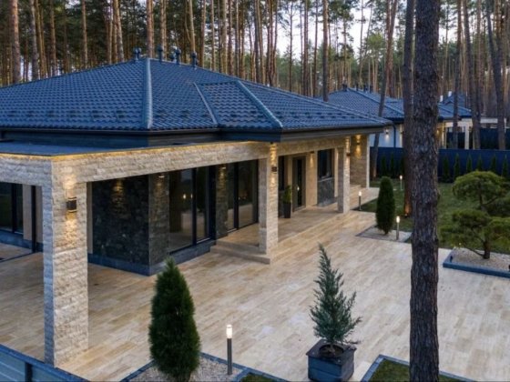 Ексклюзивний будинок в Лісовій Бучі на 15 сотках , з соснами Буча