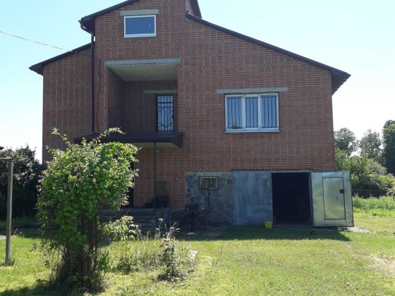 продаеться будинок 175м2 діл.25 сот 18 км від Полтави, с.Долина. Полтава