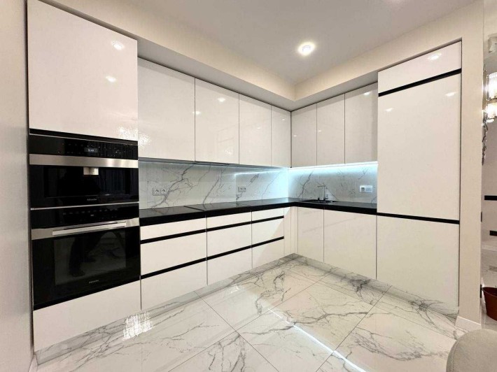 Котедж  з власним гаражем  Петра Полтави центр   300000 - фото 1