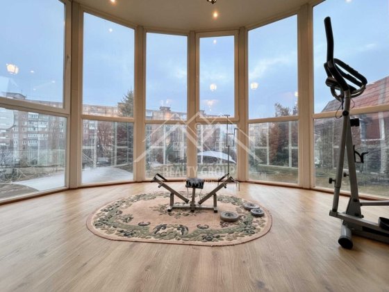 Продаж великого будинку в центрі міста Кривой Рог