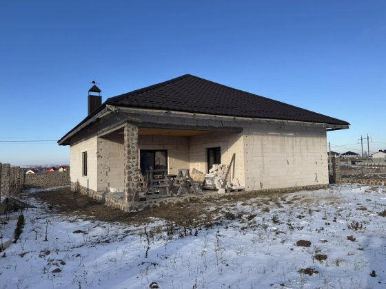 • Продам затишний сучасний  будинок Ровно