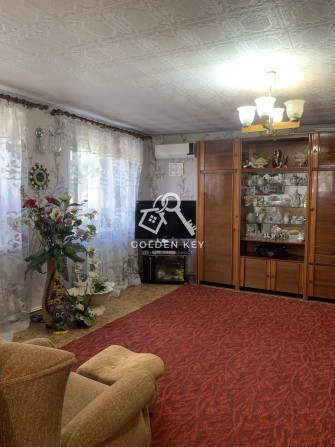 Продаж будинку із великою ділянкою - фото 1