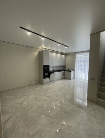 Таунхаус з новим ремонтом в центральній частині Бучі - фото 1