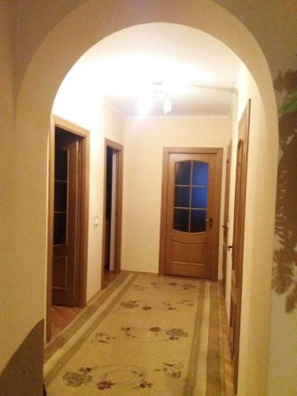 Оренда кімнати у чотирьох кімнатній квартирі по вулиці Чукаріна - фото 1