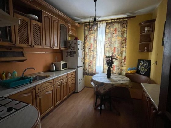 Кімната на Троєщині Киев