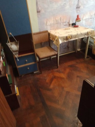 Сдам комнату в 3-х комн.кв-ре с хозяином,со своим с/узлом.Центр.. - фото 1