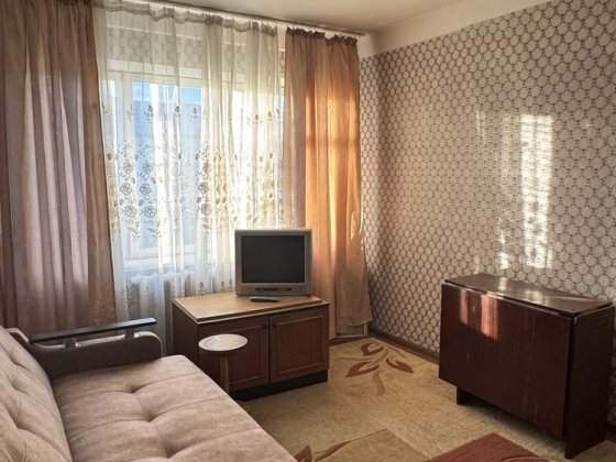 Здається кімната на довгострок Київ