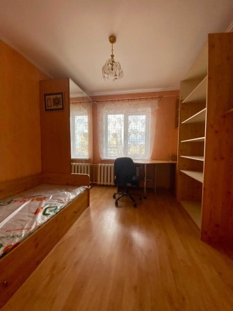 Здам кімнату на Березняках для дівчини/жінки з офісним графіком роботи - фото 1