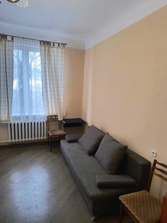 Здається кімната в гуртожитку поряд м. Звіринецька - фото 1