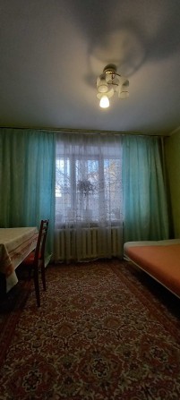 Здаю  окрему  кімнату  на ст.м.  Вокзальна  7-10  хвилин. - фото 1