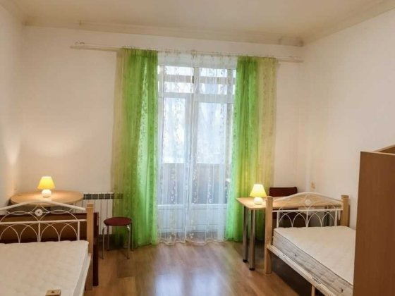 Підселення для дівчини в 3х містну кімнату біля м.Кловська. Є газплита Киев