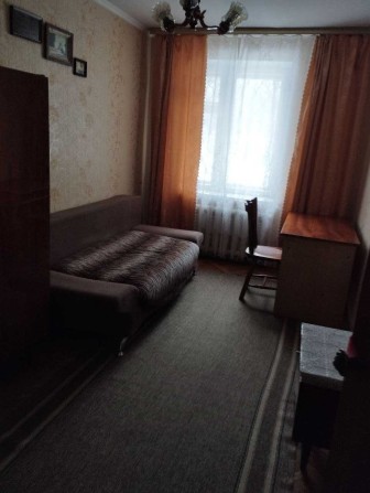 Сдам кімнату для дівчини Святошинський р-н вул Симиренко 2\19 - фото 1