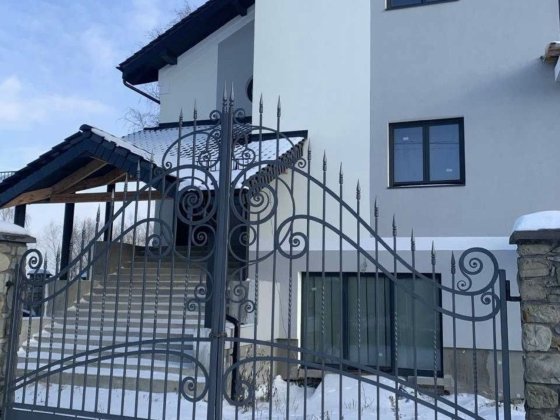 Продаж просторого будинку в. Лісна Рудне