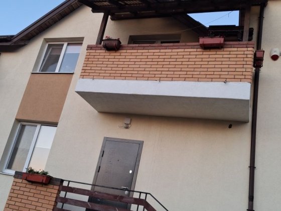 Продаж котеджу з гаражем у Солонці Солонка