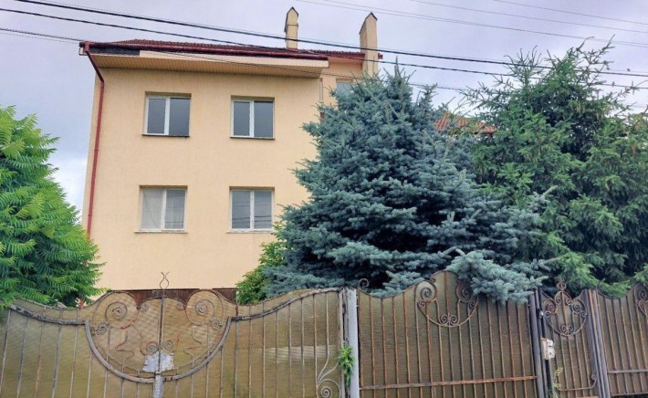 Продаж будинок 3 поверхи, 435 м², вул. Польова, м. Пустомити - фото 1