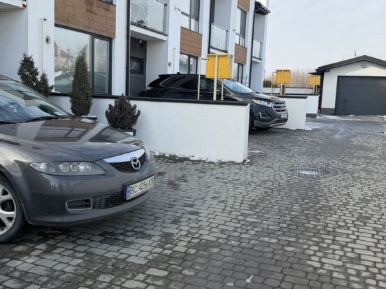 ПРОДАЖ котеджу з ремонтом в с.Зубра (поруч Сихова) Зубра