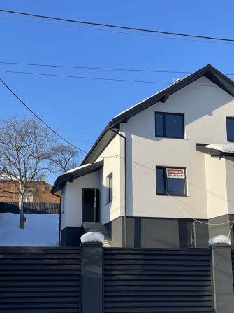 Котедж 96 кв.м, 4 соток, ВСІ КОМУНІКАЦІЇ, с.Зимна вода ЦЕНТР - фото 1