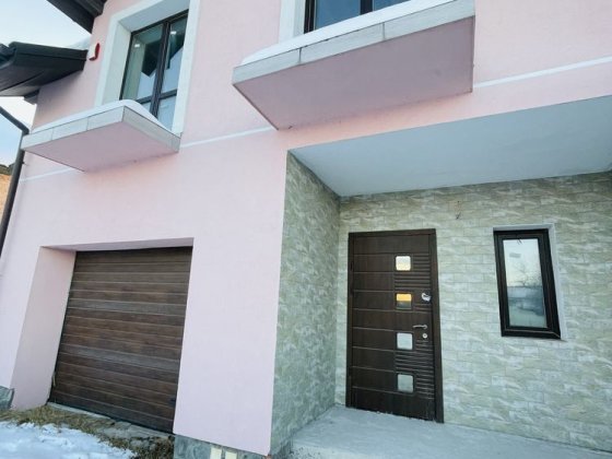 Продаж котеджу з ремонтом на 80%, Зимна Вода центр! Зимна Вода