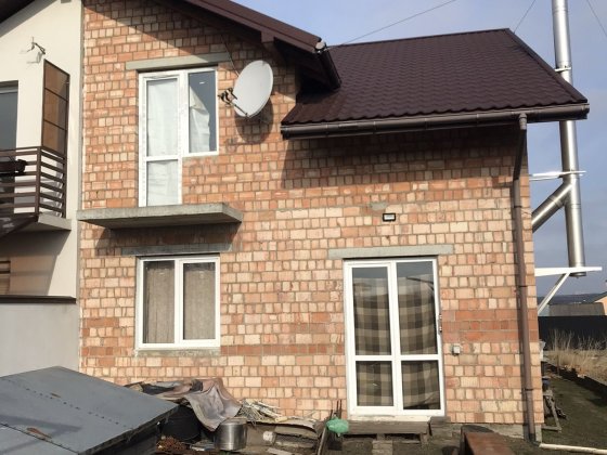 Котедж у центрі Зубри Власник Зубра