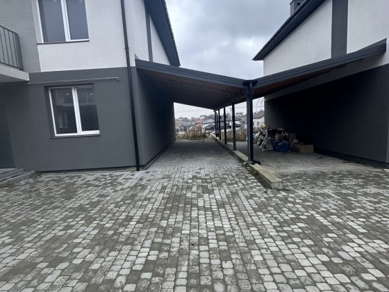 Продаж сучасного котеджу с.Зубра Зубра