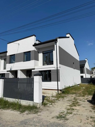 Продаж котеджу в селі Зимна Вода - фото 1