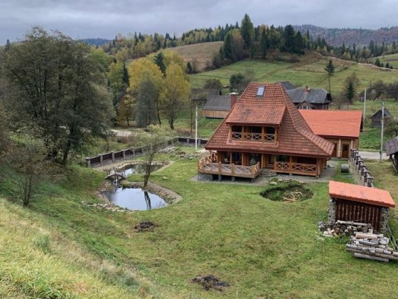 Продаж  дизайнерського будинку в Карпатах з великою ділянкою Славское
